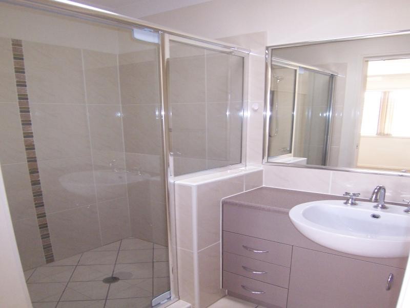 2/21B Hunter Street, Brassall QLD 4305