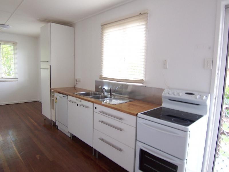 12 Boundary St, Bundamba QLD 4304