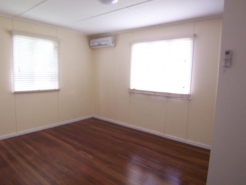 12 Boundary St, Bundamba QLD 4304