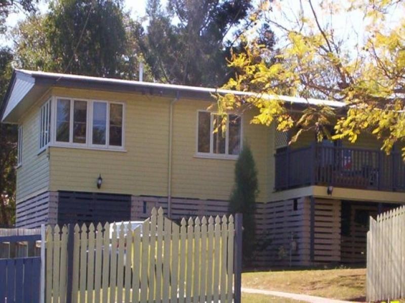 27 Kynance Street, Leichhardt QLD 4305