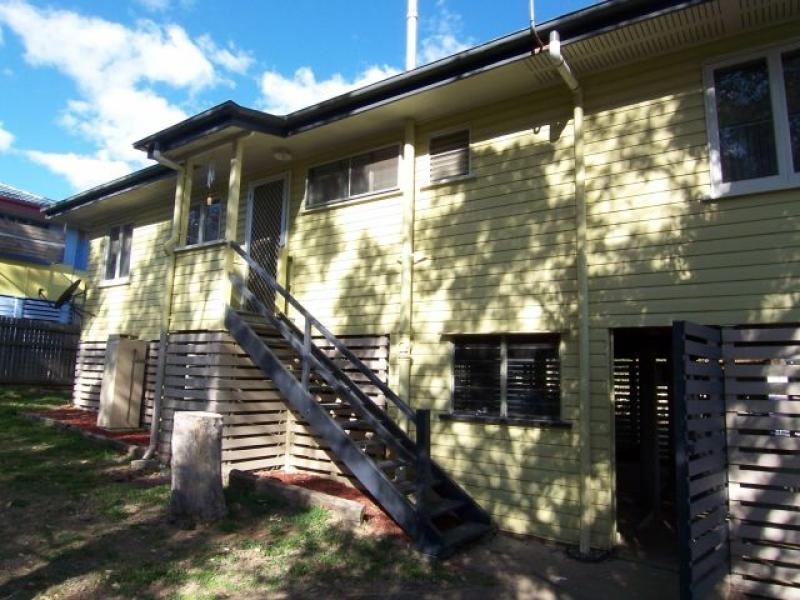 27 Kynance Street, Leichhardt QLD 4305