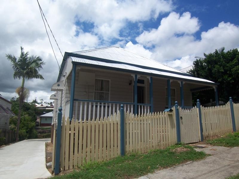 14 Darling Street, Ipswich QLD 4305