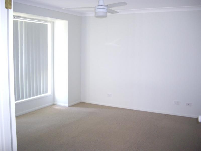 1 Kathleen Place, Yamanto QLD 4305