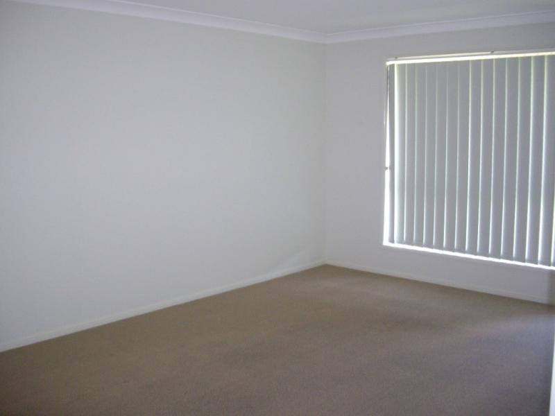 1 Kathleen Place, Yamanto QLD 4305