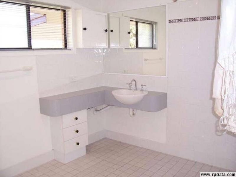 4 Glenelg Drive, Brassall QLD 4305