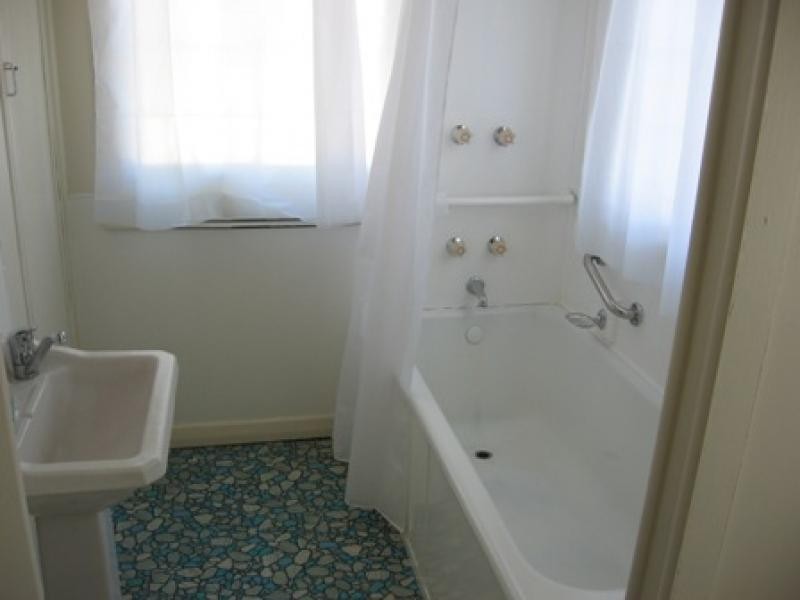 141 Whitehill Rd, Eastern Heights QLD 4305