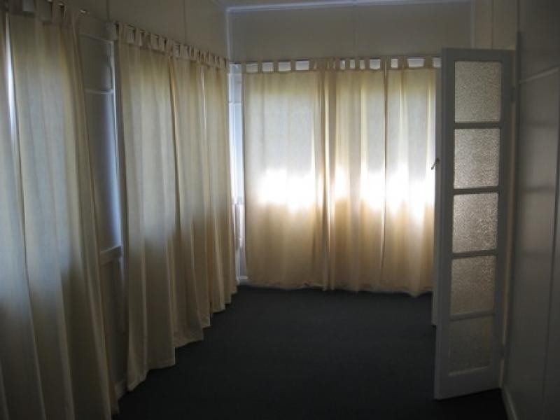 141 Whitehill Rd, Eastern Heights QLD 4305