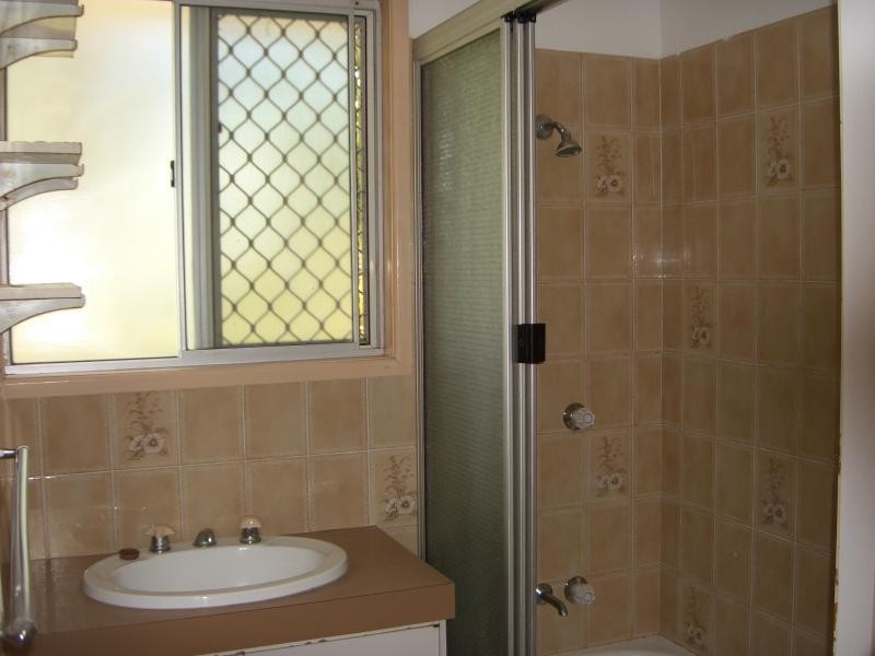 13 Meyers St, Churchill QLD 4305