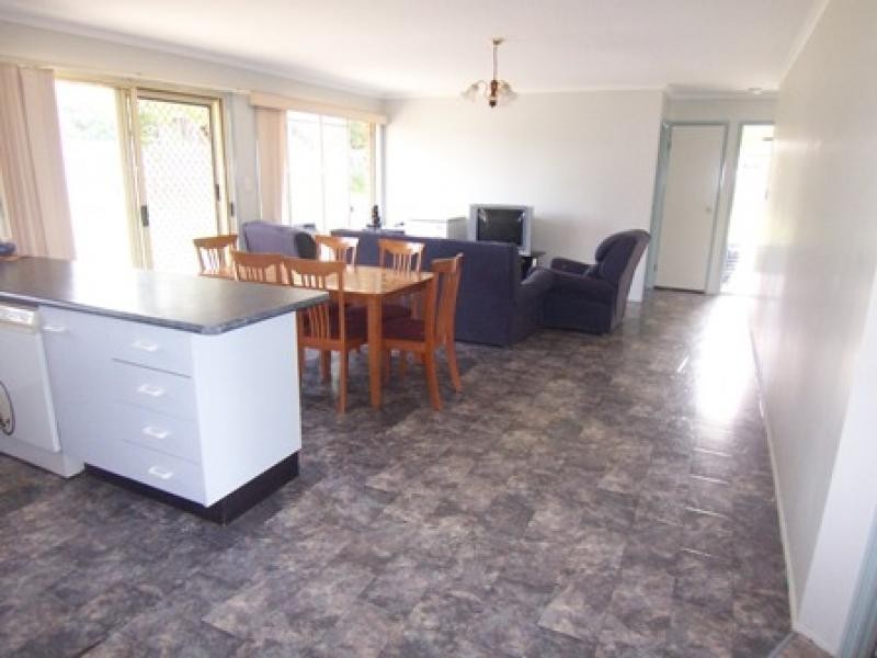 31A Walsh St, Newtown QLD 4305