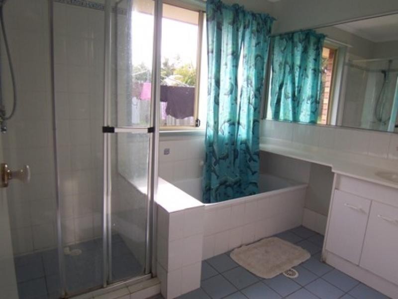 31A Walsh St, Newtown QLD 4305