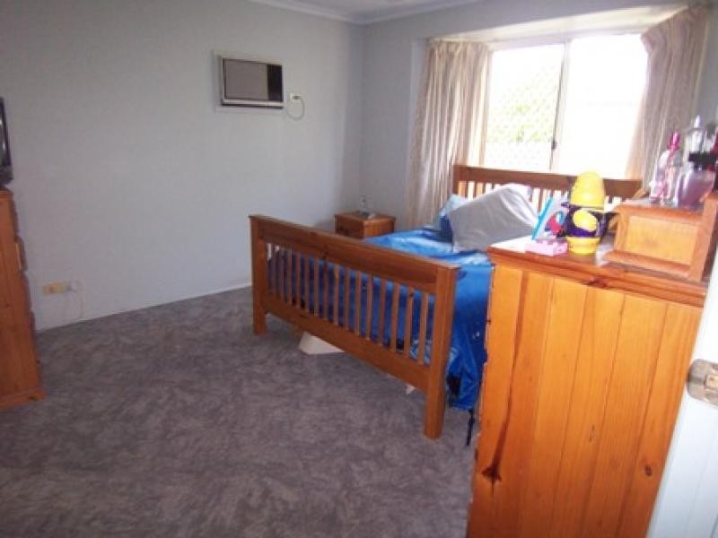 31A Walsh St, Newtown QLD 4305