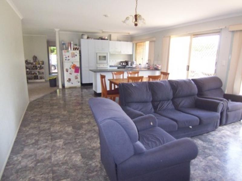 31A Walsh St, Newtown QLD 4305