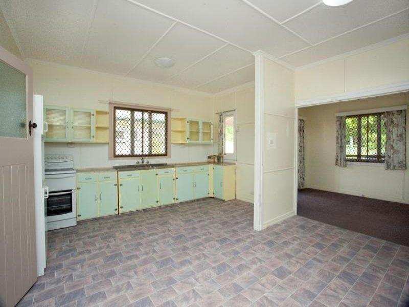 206 Glebe Road, Booval QLD 4304