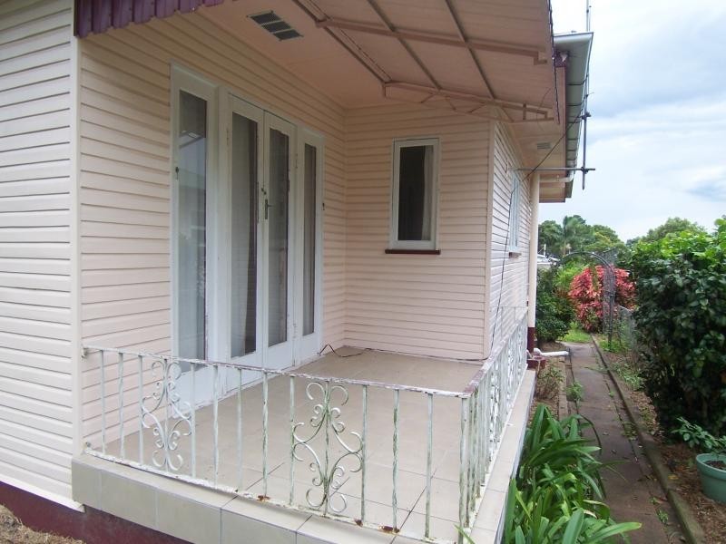 206 Glebe Road, Booval QLD 4304