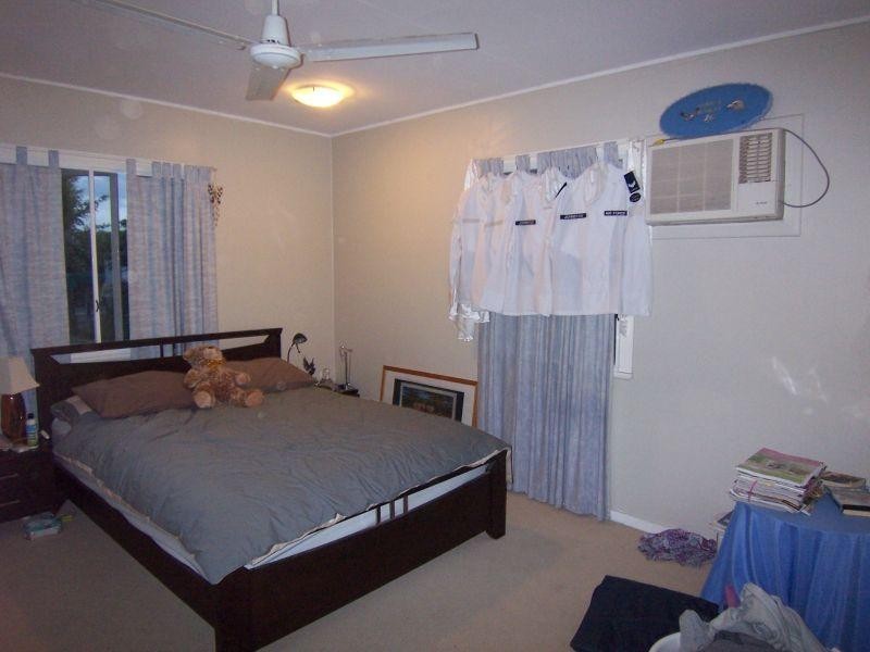 8 Bell Street, Walloon QLD 4306