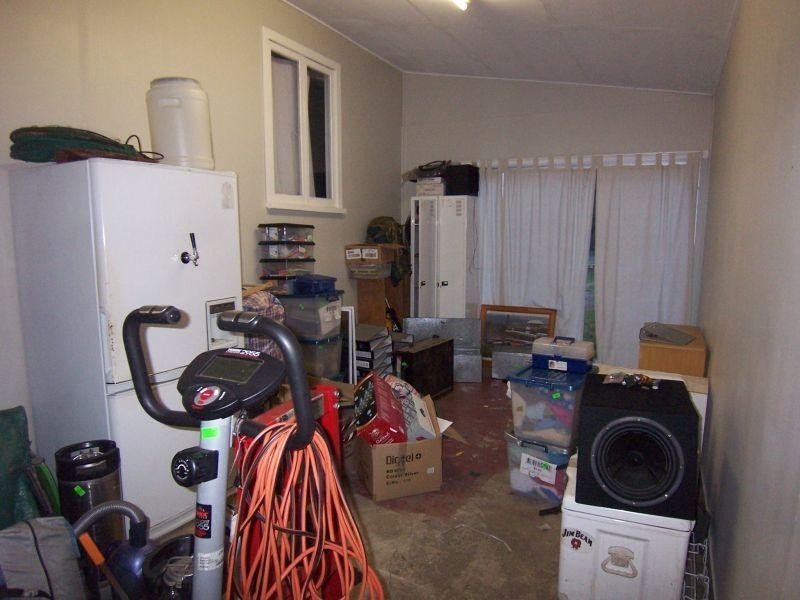 8 Bell Street, Walloon QLD 4306