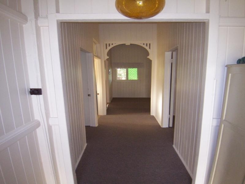 46 Blackstone Rd, Newtown QLD 4305