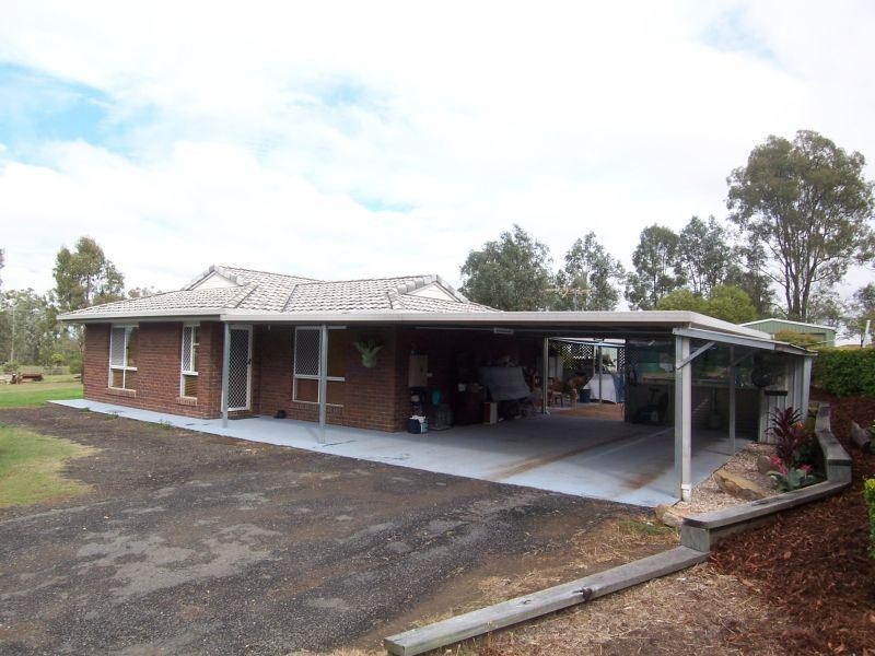 8 Ruby Cresent, Willowbank QLD 4306
