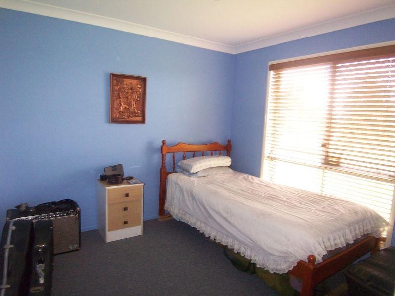8 Ruby Cresent, Willowbank QLD 4306