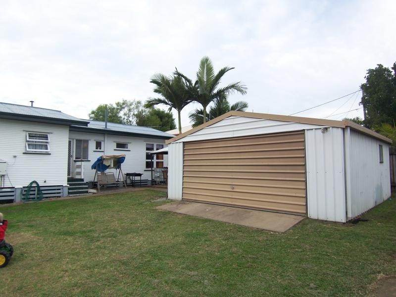 1 Shapcott St, Eastern Heights QLD 4305