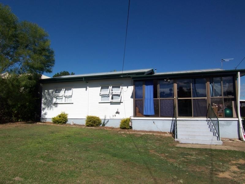 1 Shapcott St, Eastern Heights QLD 4305