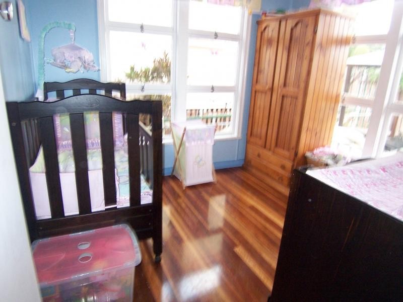 1 Shapcott St, Eastern Heights QLD 4305