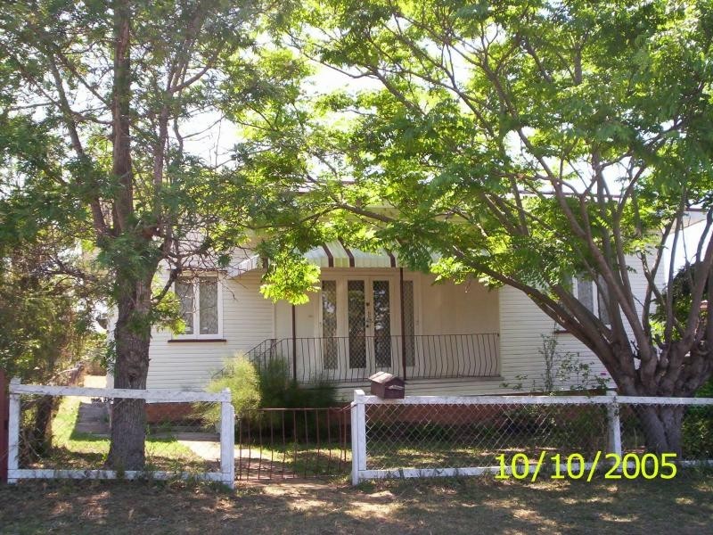 34 Dell Street, Eastern Heights QLD 4305