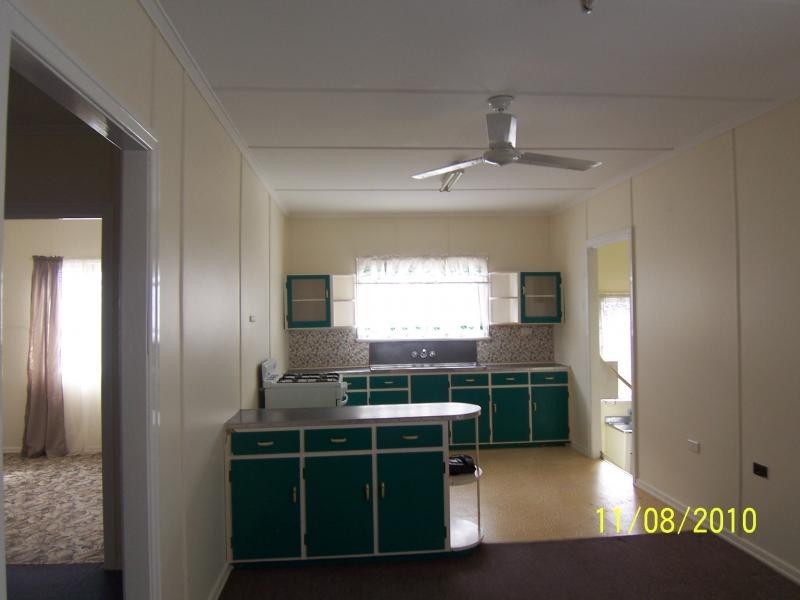 34 Dell Street, Eastern Heights QLD 4305
