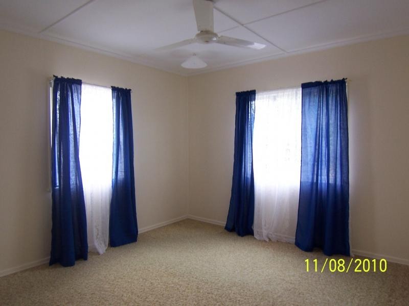 34 Dell Street, Eastern Heights QLD 4305