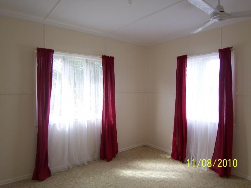34 Dell Street, Eastern Heights QLD 4305