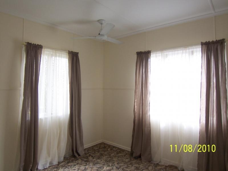 34 Dell Street, Eastern Heights QLD 4305