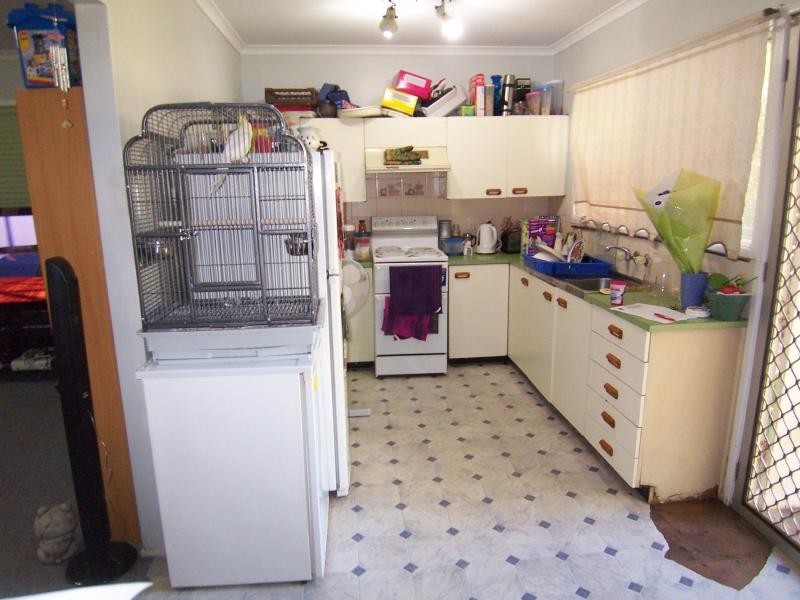 8 McKenzie Street, Bundamba QLD 4304