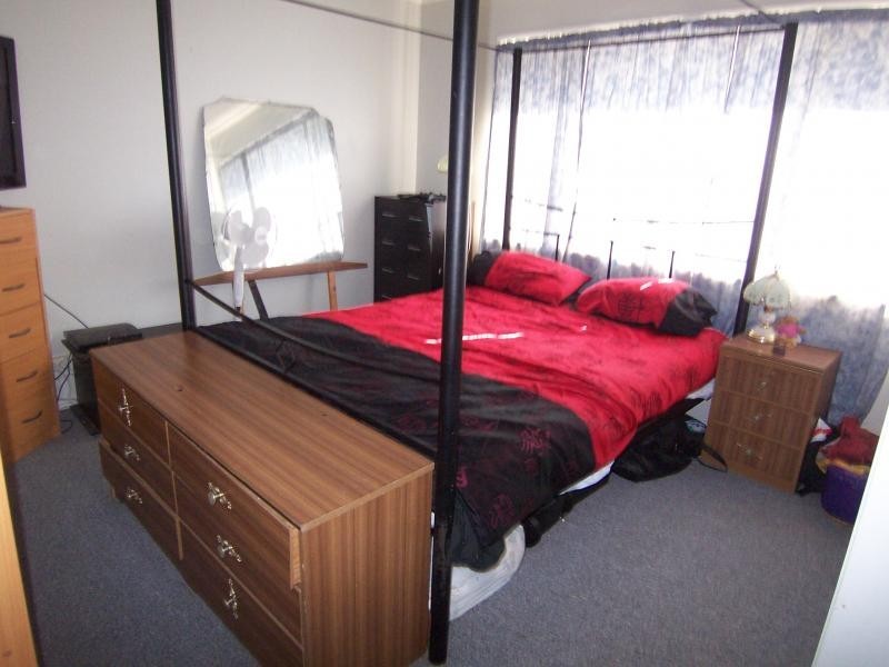 8 McKenzie Street, Bundamba QLD 4304