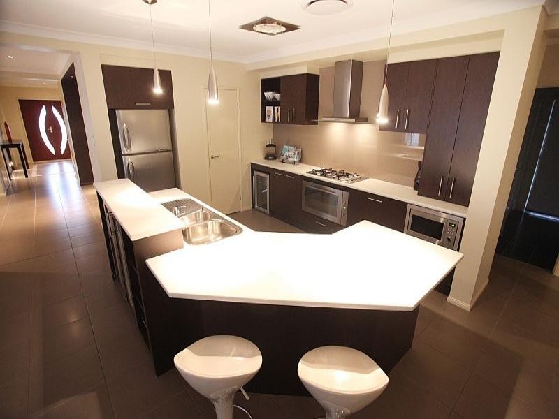 35 Hallow Cres, Augustine Heights QLD 4300