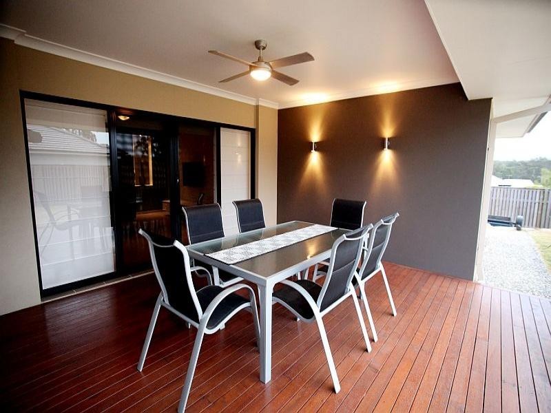 35 Hallow Cres, Augustine Heights QLD 4300