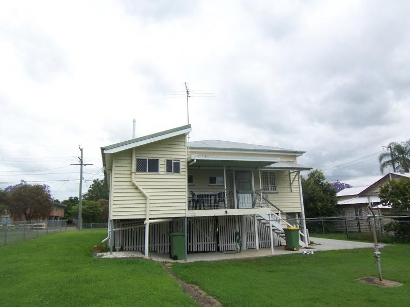 28 Clifton Street, Booval QLD 4304