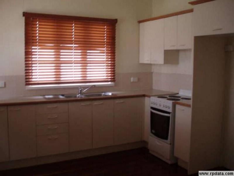 12 Rex Street, Eastern Heights QLD 4305