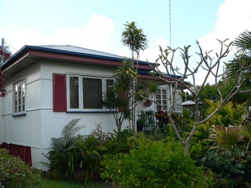 13 Walkers Lane, Booval QLD 4304