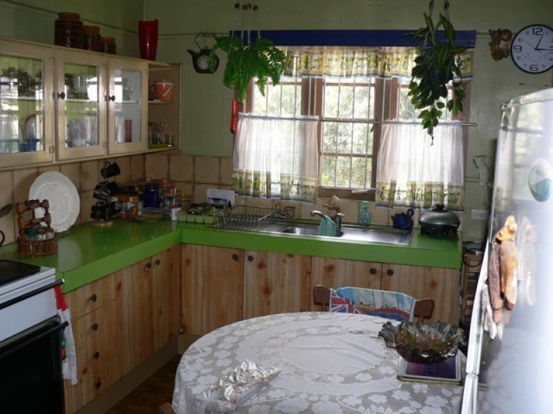 13 Walkers Lane, Booval QLD 4304