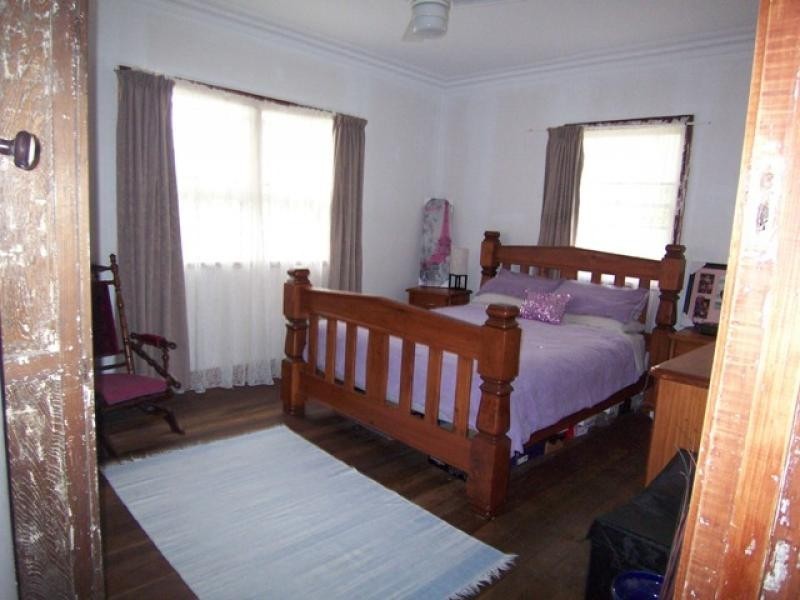 15 Rex Street, Eastern Heights QLD 4305