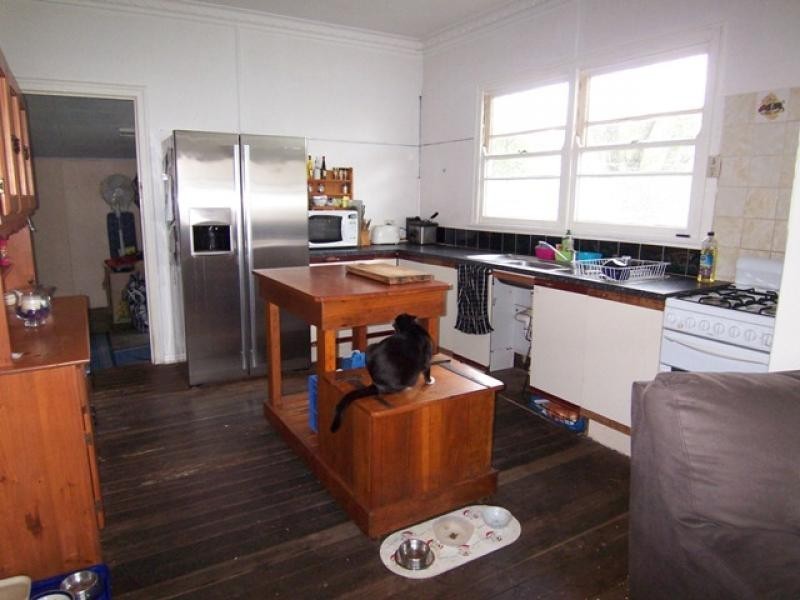 15 Rex Street, Eastern Heights QLD 4305