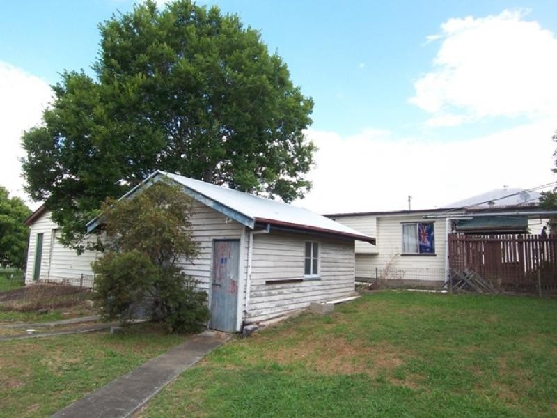 15 Rex Street, Eastern Heights QLD 4305