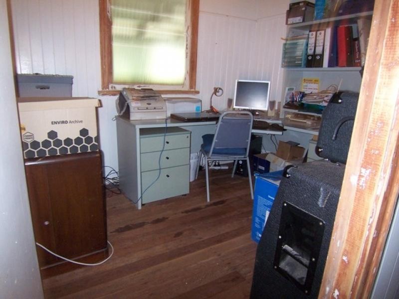 15 Rex Street, Eastern Heights QLD 4305