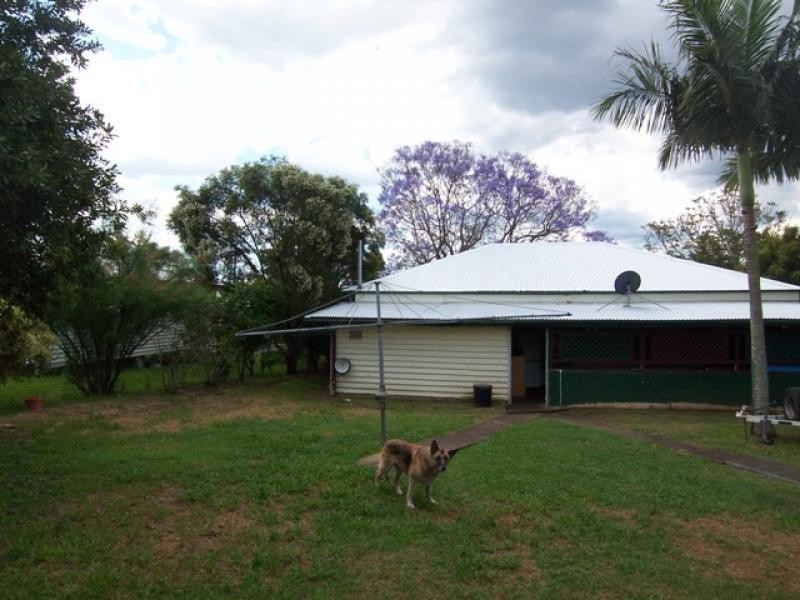 15 Rex Street, Eastern Heights QLD 4305