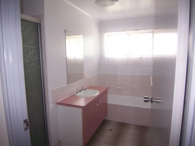33 Bishop Street, Wulkuraka QLD 4305
