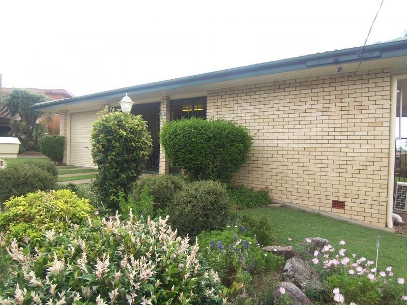 28 Warrawong St, Eastern Heights QLD 4305