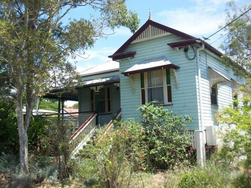 108 Woodend Rd, Woodend QLD 4305