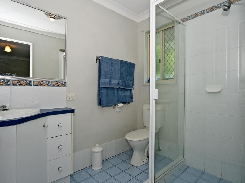 6 Flametree Close, Flinders View QLD 4305