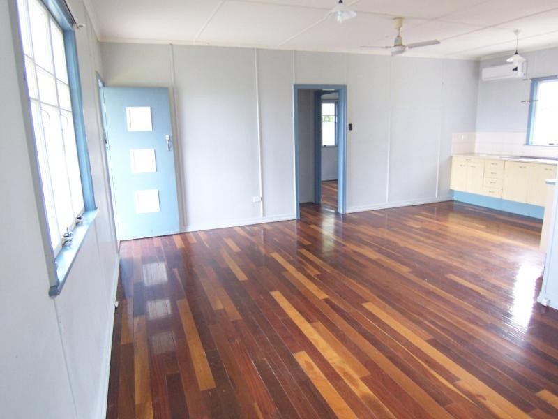 2A Cemetery Rd, Ipswich QLD 4305