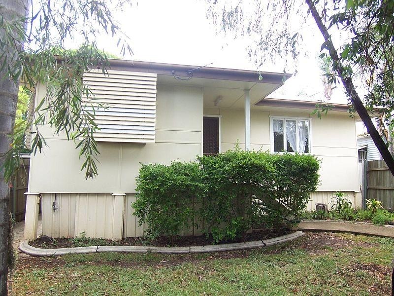 2B Cemetery Rd, Ipswich QLD 4305